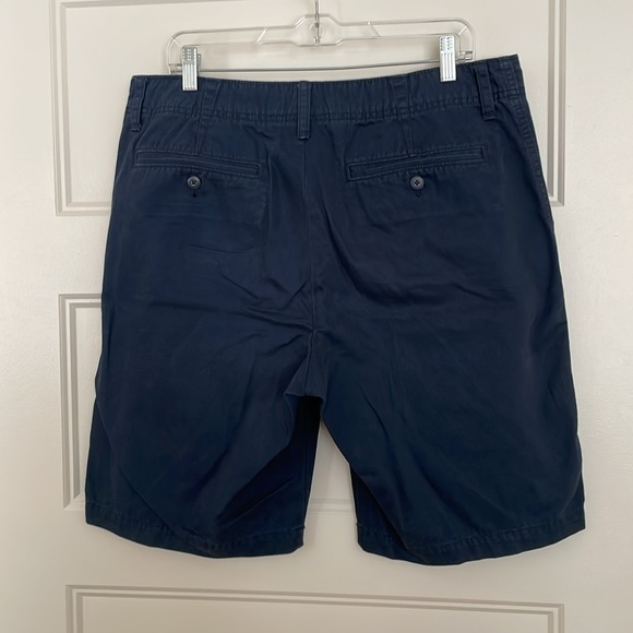 Old Navy Men’s Cotton Shorts - Picture 2 of 2